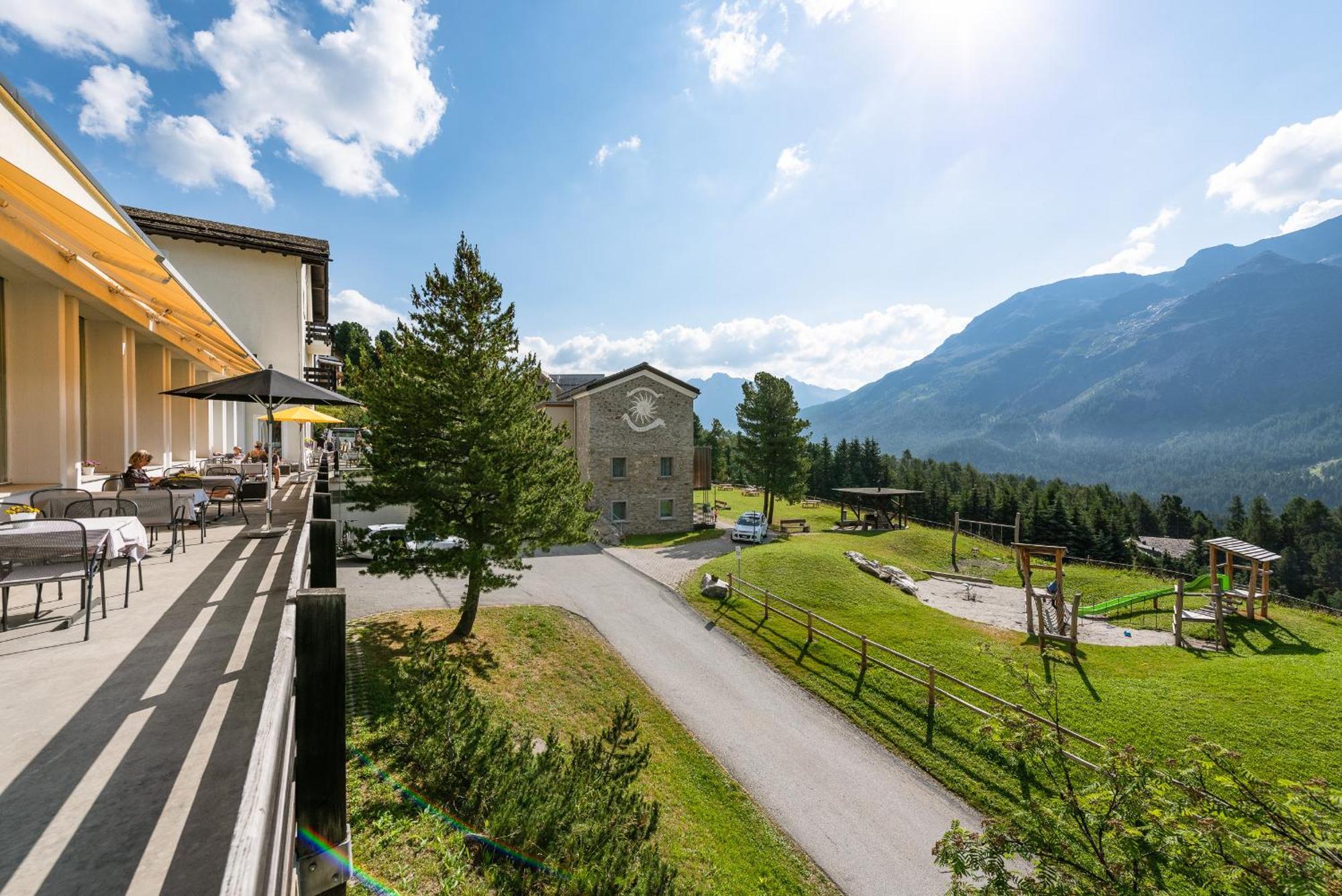 Randolins Familienresort Санкт-Мориц Экстерьер фото