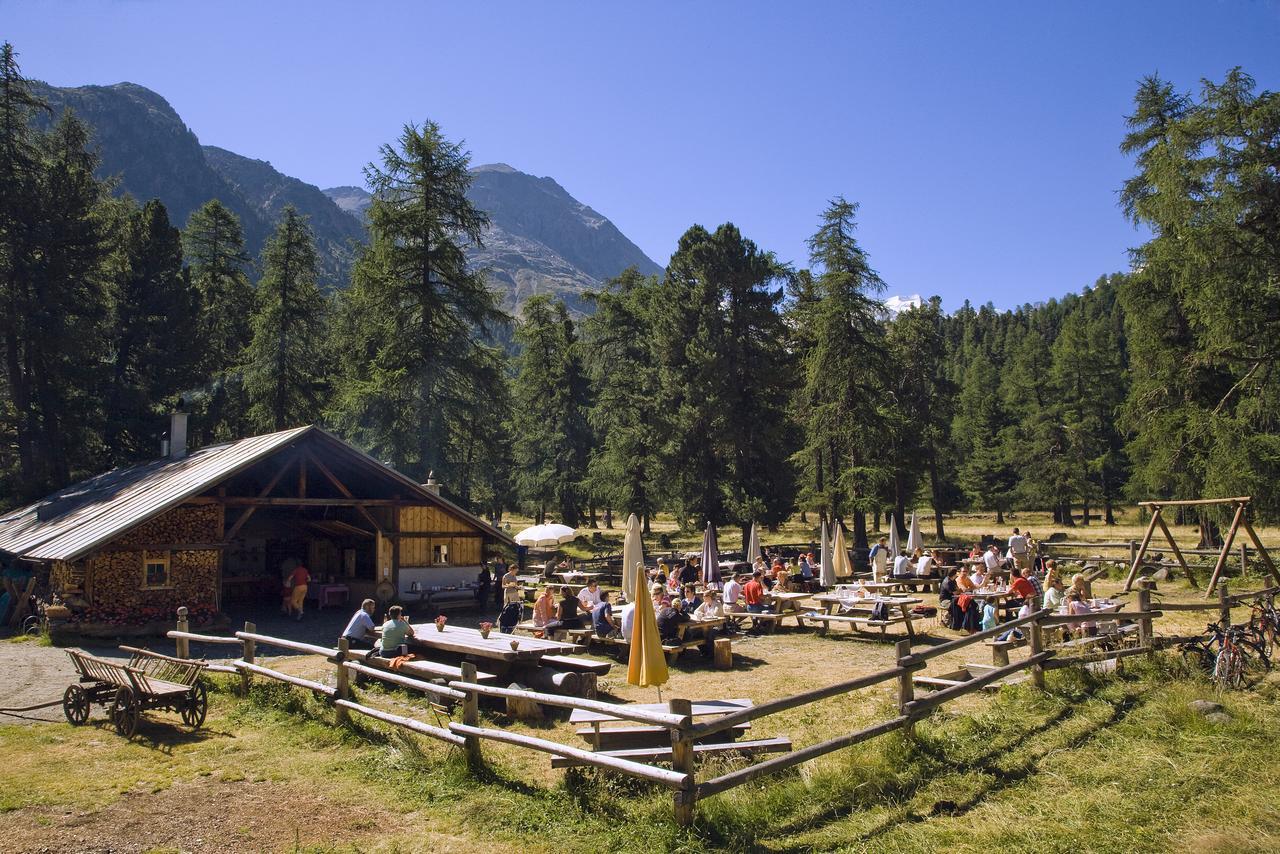 Randolins Familienresort Санкт-Мориц Экстерьер фото